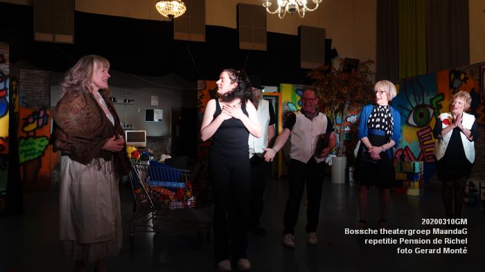 eDSC07140- theatergroep MaandaG repetitie Pension de Richel - Buurthuis Graafsewijk-Noord - 10mrt2020 - foto GerardMontE web