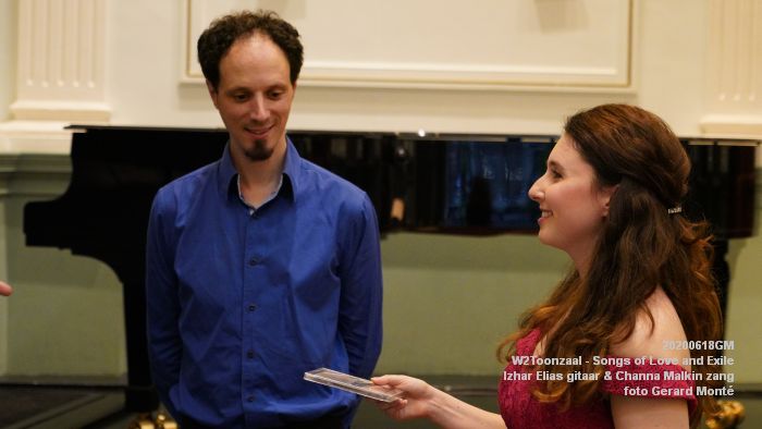 DSC07953- W2Toonzaal - Izhar Elias gitaar en Channa Malkin zang - 18juni2020 - foto GerardMontE web