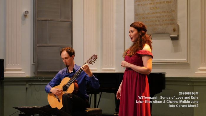 DSC07960- W2Toonzaal - Izhar Elias gitaar en Channa Malkin zang - 18juni2020 - foto GerardMontE web