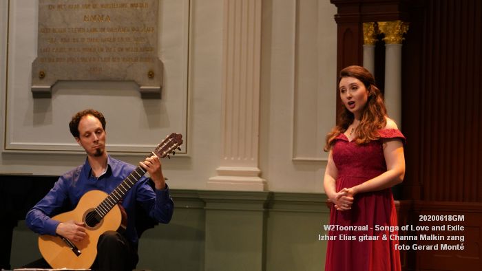 DSC07963- W2Toonzaal - Izhar Elias gitaar en Channa Malkin zang - 18juni2020 - foto GerardMontE web