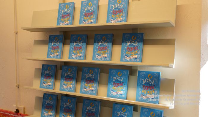 DSC09861- Heinen - Bedtijdverhalen voor rebelse meisjes - ill Carmen Groenefelt - 9okt2021 -  foto GerardMontE web