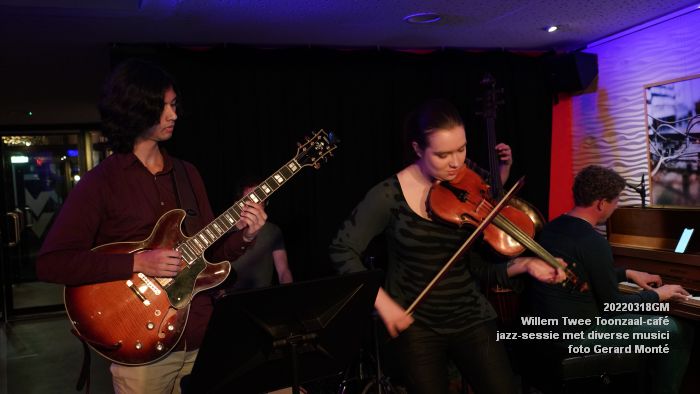 DSC01620- Willem Twee Toonzaal - jazz-sessie met diverse musici - 18mrt2022 - foto Gerard MontE web DSC01620- Willem Twee Toonzaal - jazz-sessie met diverse musici - 18mrt2022 - foto Gerard MontE web