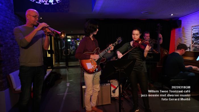 DSC01624- Willem Twee Toonzaal - jazz-sessie met diverse musici - 18mrt2022 - foto Gerard MontE web DSC01624- Willem Twee Toonzaal - jazz-sessie met diverse musici - 18mrt2022 - foto Gerard MontE web