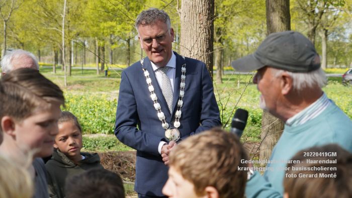 DSC05137- Gedenkplaats-Haaren -  Lager Haaren 40-45 - kranslegging  basisscholieren - 20april2022 -  foto GerardMontE klein