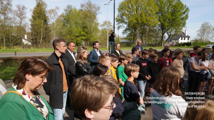 DSC05179- Gedenkplaats-Haaren -  Lager Haaren 40-45 - kranslegging  basisscholieren - 20april2022 -  foto GerardMontE klein