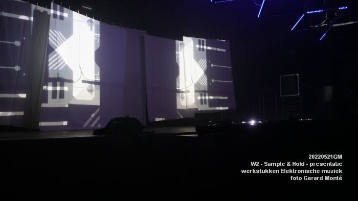 DSC00161- W2-poppodium-Sample-Hold - 21mei2022 - foto GerardMontE web DSC00161- W2-poppodium-Sample-Hold - 21mei2022 - foto GerardMontE web