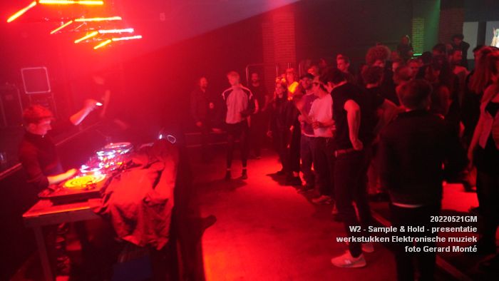 DSC00193- W2-poppodium-Sample-Hold - 21mei2022 - foto GerardMontE web DSC00193- W2-poppodium-Sample-Hold - 21mei2022 - foto GerardMontE web