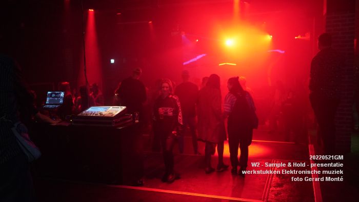 DSC00201- W2-poppodium-Sample-Hold - 21mei2022 - foto GerardMontE web DSC00201- W2-poppodium-Sample-Hold - 21mei2022 - foto GerardMontE web