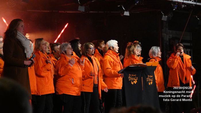 DSC04436- Koningsnacht met muziek op de Parade - 26apr2023  - foto Gerard MontE web