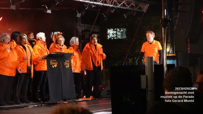 DSC04437- Koningsnacht met muziek op de Parade - 26apr2023  - foto Gerard MontE web