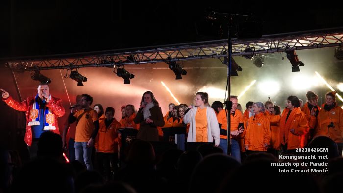 DSC04465- Koningsnacht met muziek op de Parade - 26apr2023  - foto Gerard MontE web