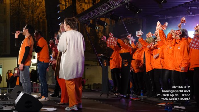 DSC04472- Koningsnacht met muziek op de Parade - 26apr2023  - foto Gerard MontE web