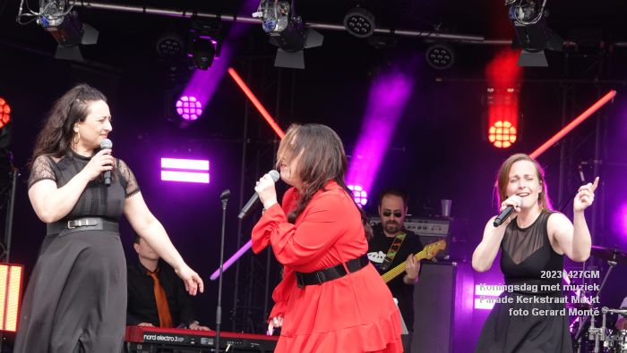 eDSC04510- Koningsdag met muziek op de Parade Kerkstraat Markt - 27apr2023  - foto Gerard MontE web