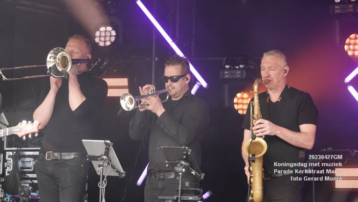 eDSC04531- Koningsdag met muziek op de Parade Kerkstraat Markt - 27apr2023  - foto Gerard MontE web