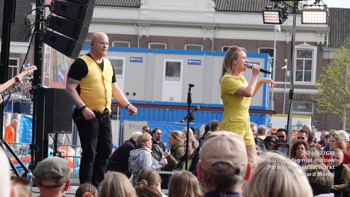 eDSC04553- Koningsdag met muziek op de Parade Kerkstraat Markt - 27apr2023  - foto Gerard MontE web