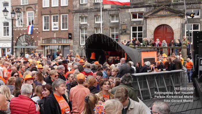 eDSC04578- Koningsdag met muziek op de Parade Kerkstraat Markt - 27apr2023  - foto Gerard MontE web