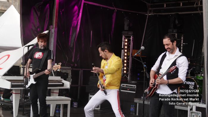 eDSC04608- Koningsdag met muziek op de Parade Kerkstraat Markt - 27apr2023  - foto Gerard MontE web