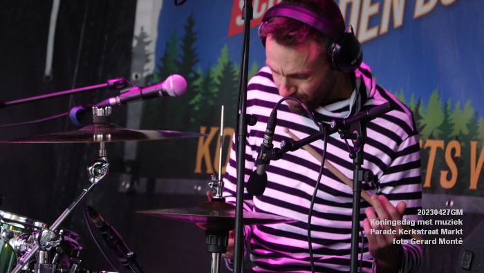 eDSC04616- Koningsdag met muziek op de Parade Kerkstraat Markt - 27apr2023  - foto Gerard MontE web
