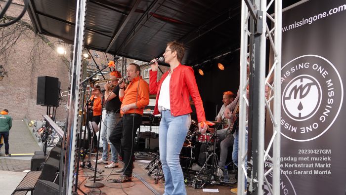 eDSC04635- Koningsdag met muziek op de Parade Kerkstraat Markt - 27apr2023  - foto Gerard MontE web