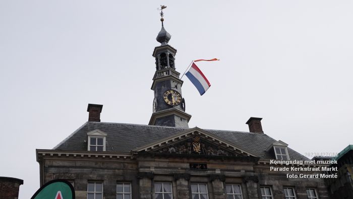 fDSC04573- Koningsdag met muziek op de Parade Kerkstraat Markt - 27apr2023  - foto Gerard MontE web
