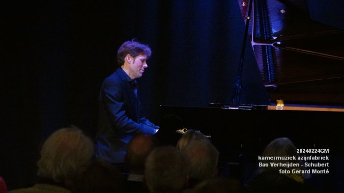 DSC07369- kamermuziek azijnfabriek - Bas Verheijden piano - Schubert - 24feb024 - foto GerardMontE web