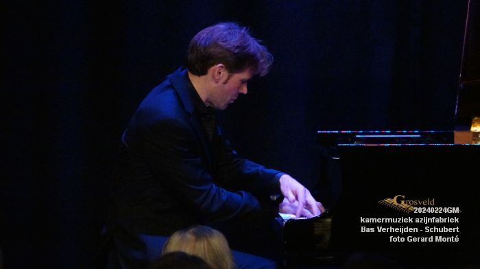 DSC07371- kamermuziek azijnfabriek - Bas Verheijden piano - Schubert - 24feb024 - foto GerardMontE web