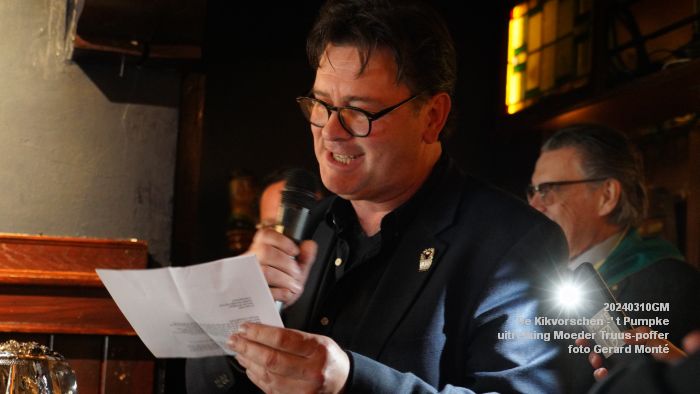 eDSC06343- De Kikvorschen - t Pumpke - moeder truus-poffer - 10mrt2024 - foto GerardMontE web eDSC06343- De Kikvorschen - t Pumpke - moeder truus-poffer - 10mrt2024 - foto GerardMontE web