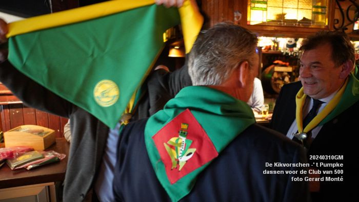 DSC06211- De Kikvorschen - t Pumpke - dassen voor de Club van 500 - 10mrt2024 - foto GerardMontE web DSC06211- De Kikvorschen - t Pumpke - dassen voor de Club van 500 - 10mrt2024 - foto GerardMontE web