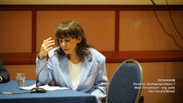 DSC08178- Stadsgesprekken  -  Waar het schuurt - scc Helftheuvel - 4apr2024 - foto Gerard MontE web