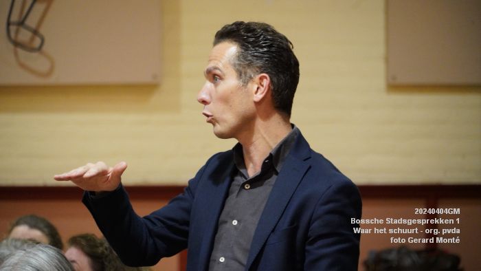 DSC08222- Stadsgesprekken  -  Waar het schuurt - scc Helftheuvel - 4apr2024 - foto Gerard MontE web