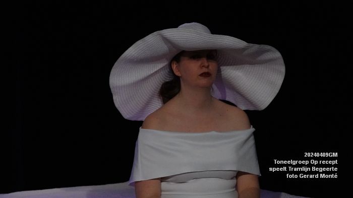 DSC02620- Toneelgroep Op recept - Tramlijn Begeerte - 9apr2024 - foto Gerard MontE web DSC02620- Toneelgroep Op recept - Tramlijn Begeerte - 9apr2024 - foto Gerard MontE web