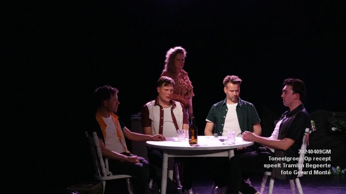 DSC02716- Toneelgroep Op recept - Tramlijn Begeerte - 9apr2024 - foto Gerard MontE web DSC02716- Toneelgroep Op recept - Tramlijn Begeerte - 9apr2024 - foto Gerard MontE web