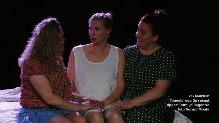 DSC02719- Toneelgroep Op recept - Tramlijn Begeerte - 9apr2024 - foto Gerard MontE web DSC02719- Toneelgroep Op recept - Tramlijn Begeerte - 9apr2024 - foto Gerard MontE web