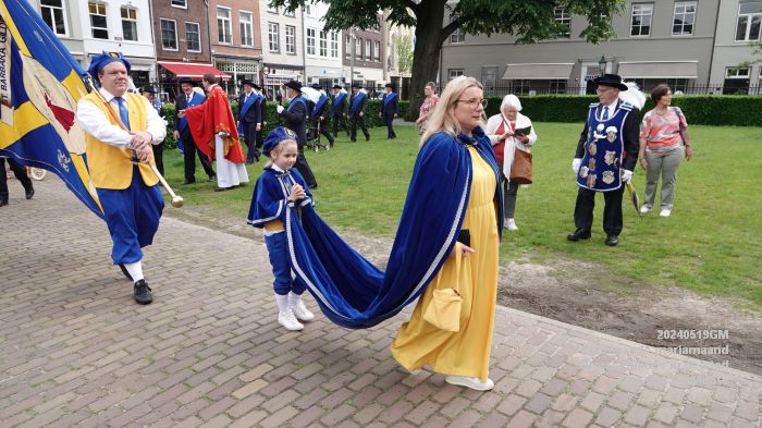DSC07843- meimaand - mariamaand - gildes in de stad - 19mei2024 - foto Gerard MontE web