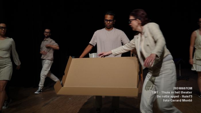 DSC09649- Huis73 - Tint Thuis in het theater - De rotte appel - 7juni2024 - foto Gerard MontE web