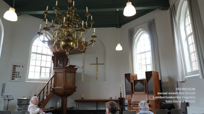 DSC01268- koor Driest in kerkje Engelen - 16juni2024 - foto Gerard MontE web