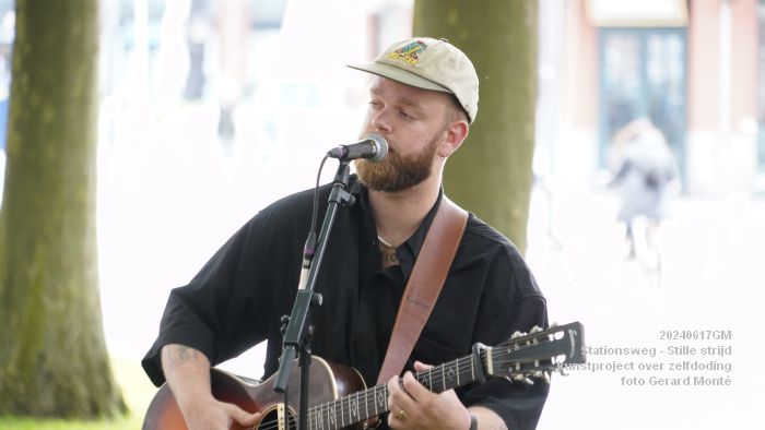 DSC02230- Stationsweg onthulling beeld Stille strijd - 17juni2024 - foto Gerard MontE web