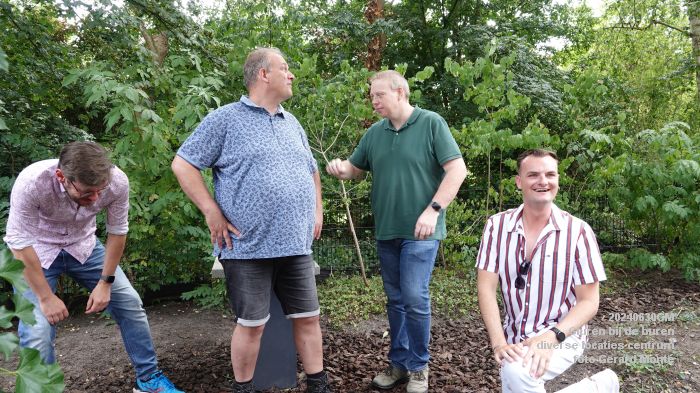 DSC04064- Gluren bij de buren - diverse locaties centrum -  30juni2024 - foto GerardMontE web