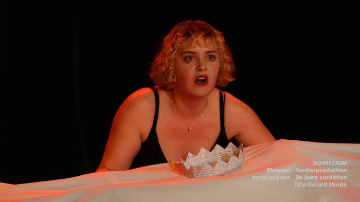 DSC04639- Meisner-theaterproducties - voorstellingen met korte scenes door 3e-jaars cursisten - 13juli2024 - foto GerardMontE web DSC04639- Meisner-theaterproducties - voorstellingen met korte scenes door 3e-jaars cursisten - 13juli2024 - foto GerardMontE web