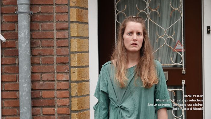 DSC04707- Meisner-theaterproducties - voorstellingen met korte scenes door 3e-jaars cursisten - 13juli2024 - foto GerardMontE web DSC04707- Meisner-theaterproducties - voorstellingen met korte scenes door 3e-jaars cursisten - 13juli2024 - foto GerardMontE web