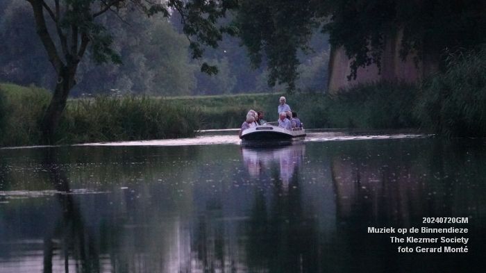 DSC04990- Muziek op de Binnendieze - The Klezmer Society  - 20juli2024 - foto GerardMontE web