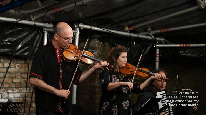 DSC05008- Muziek op de Binnendieze - The Klezmer Society  - 20juli2024 - foto GerardMontE web