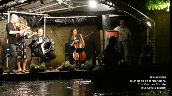 DSC05050- Muziek op de Binnendieze - The Klezmer Society  - 20juli2024 - foto GerardMontE web