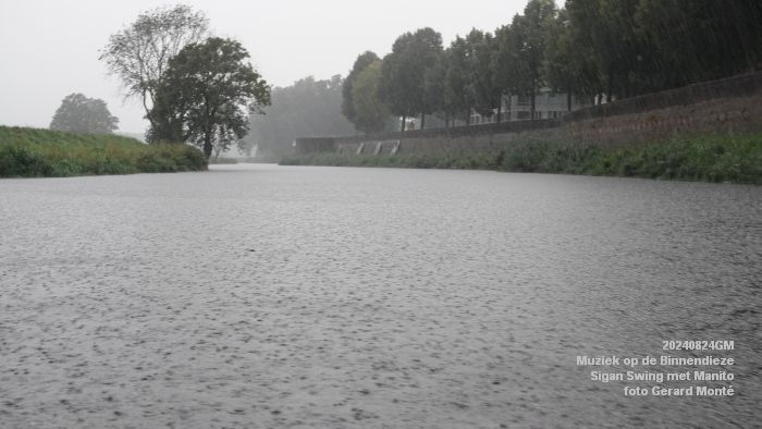 DSC06800- Muziek op de Binnendieze - Sigan Swing met Manito - 24aug2024 -  foto GerardMontE
