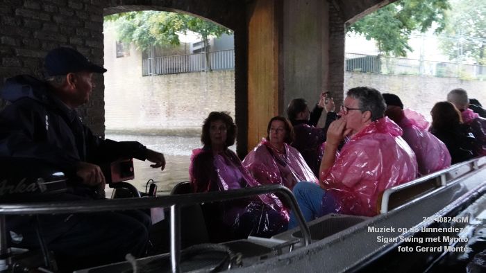 DSC06803- Muziek op de Binnendieze - Sigan Swing met Manito - 24aug2024 -  foto GerardMontE