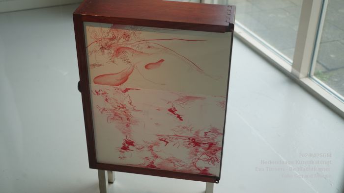 DSC04276- Hedendaags Kunstkabinet - Eva Tissen De Wachtkamer - 25aug2024 -  foto GerardMontE web