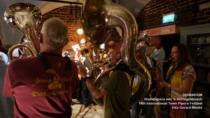 eDSC04391- Stadspijpers van s-Hertogenbosch - 10th International Town Pipers Festival - 7sep2024 -  foto GerardMontE web