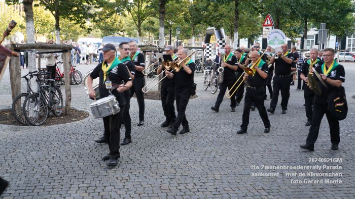 DSC05317- 11e Zwanenbroedersrally aankomst - Parade met Kikvorschen - 21sep2024 -  foto GerardMontE web