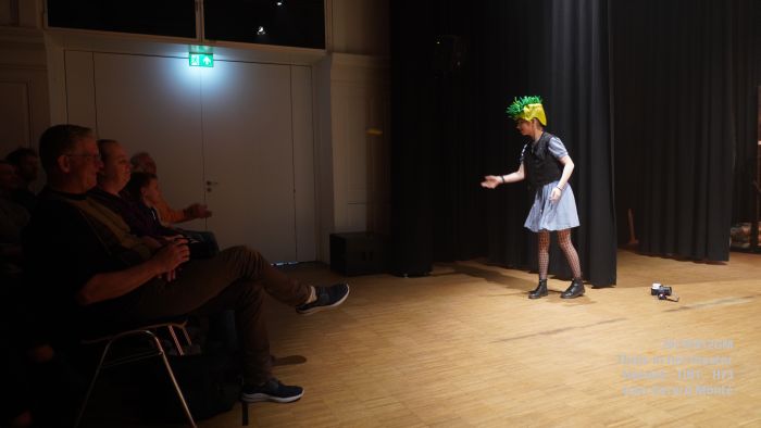 DSC06688- Tint Thuis in het theater - Hamlet - Huis73 - 12okt2024 -  foto GerardMontE web