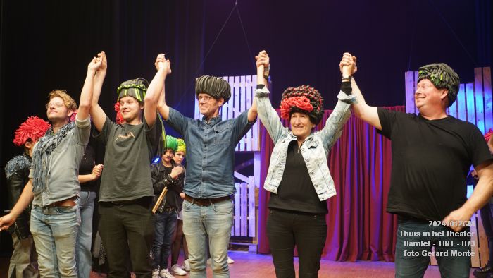 DSC06807- Tint Thuis in het theater - Hamlet - Huis73 - 12okt2024 -  foto GerardMontE web